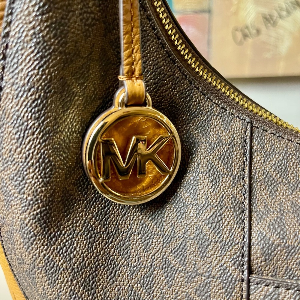 Pristine Condition Michael Kors Evie Large Leather Shoulder Bag - Picture 6 of 17